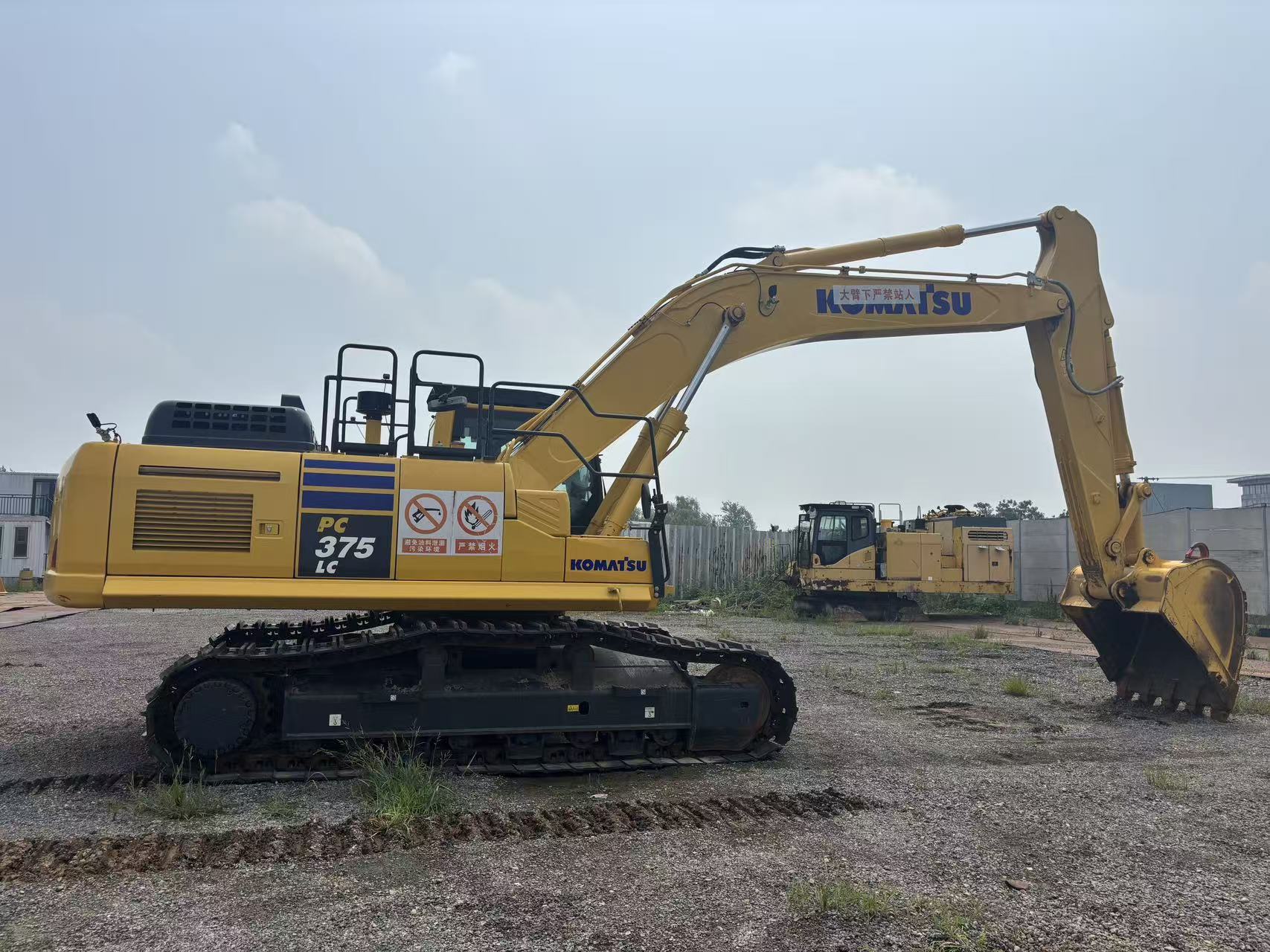 KOMATSU PC375LC11MO EXCAVATOR